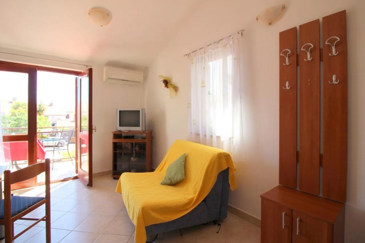 Apartment Radin Near The Beach Porec Croatia