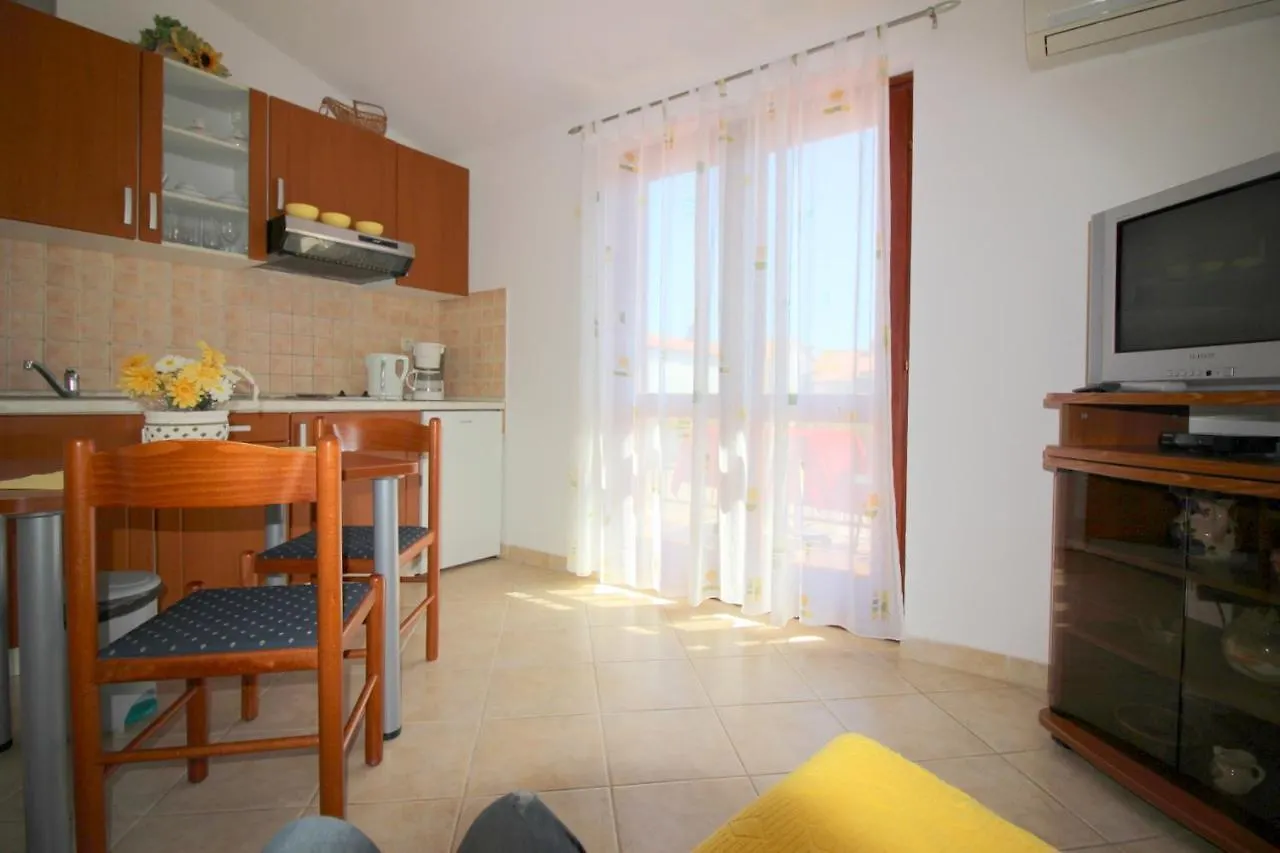 Apartment Radin Near The Beach Porec Croatia